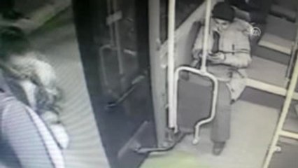 Toplu Taşımadaki Hırsızlık Güvenlik Kamerasında