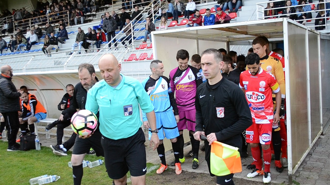 Entrée des joueurs OSQ / ITANCOURT