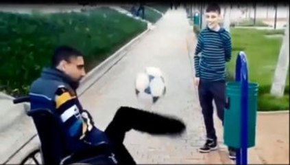 Ayakları Ve Kolları Olmayan Gencin Yeteneği Şaşırttı