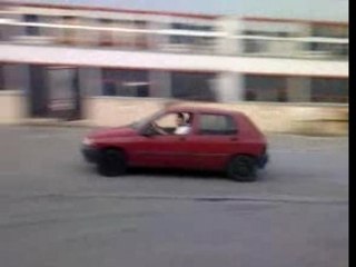 Clito's frein a main