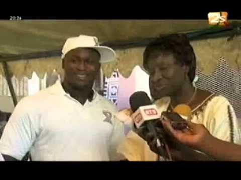 Modou Lô Fait un Don aux pensionnaires des Prisons du Sénégal - Jt Français - 16 Août 2012