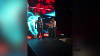 WWE RAW 17-04-2017 - INJURED ROMAN REIGNS ATTACKS BROUN STROWMAN BRUTALLY