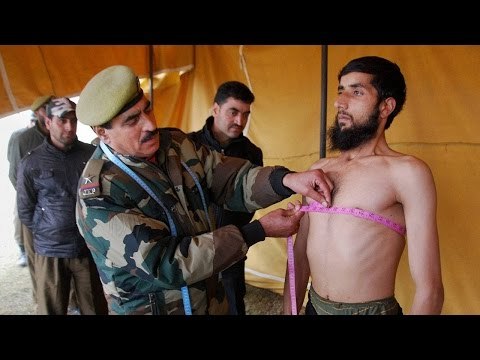 Kashmiri youth turn-up in huge number for Army recruitment drive | Oneindia News