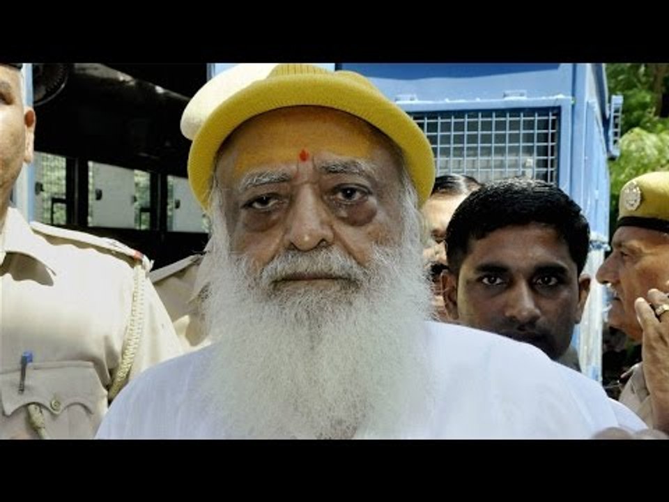 Asaram Bapu's entourage create ruckus on-board Jet Airways flight | Oneindia News