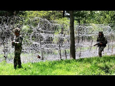 Pakistan violates ceasefire in Uri sector, two days after terror attack on army HQ | Oneindia News