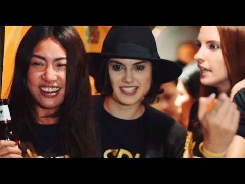 Bangkok's Best Soi 11 Hangouts | Singha Pub Crawl Edition | Coconuts TV