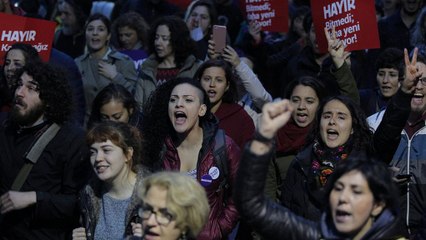 A Turquia do NÃO denuncia nas ruas uma vitória "roubada"
