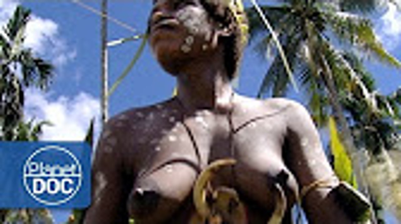 Women Crocodile in Papua New Guinea   World Curiosities