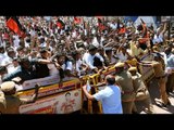 Cauvery Row : Protesters in Mandya block Mysuru-Bengaluru highway | Oneindia News