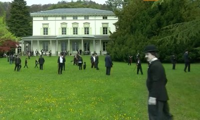 Swiss Pecahkan Rekor Dunia Gunakan Kostum Charlie Chaplin