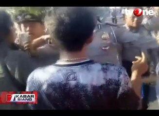 Download Video: Ricuh, Polisi Bubar Paksa Unjuk Rasa di Jalan Tol