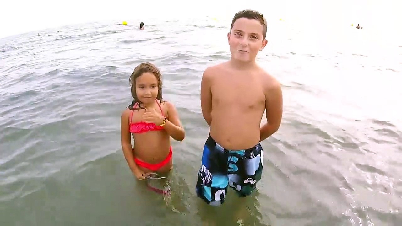 CAP ou PAS CAP à la mer !  Mettre papa à l'eau -t-9Me7NyLT8