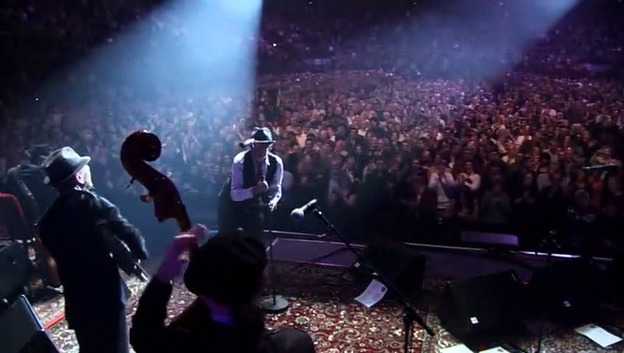 Leonard Cohen - Famous Blue Raincoat