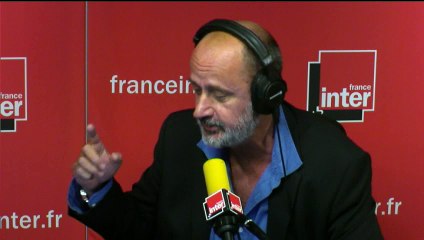 Présidentielle : chacun son meeting - Le billet de Daniel Morin