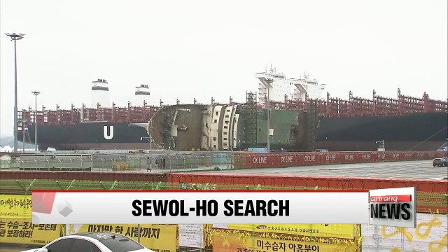 Teams preparing to enter Sewol-ho ferry to start search for nine missing passengers