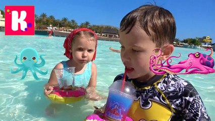 Аквапарк Водные детские крутые горки Коктейли в Донатс Splash funny kid's video in WATER POOL Катя и Макс новое видео