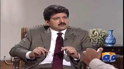 Hamid Mir embarrasses Imran Khan over Metro Bus remarks
