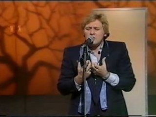 MALCOLM ROBERTS. LOVE IS ALL . PEBBLE MILL