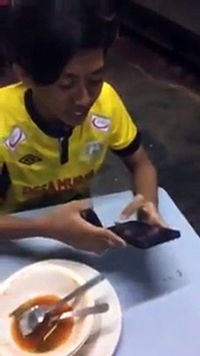 Viral - Korang yang pakai iPhone boleh suruh Siri nyanyi bangau oh bangau