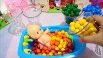 LEARN COLOURS Baby Doll Bath Time in Chocolate Marbles ♥ Toys
