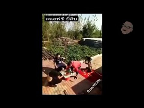 China funny videos that will make you laugh so hard you cry _ Funny fails try not to laugh _