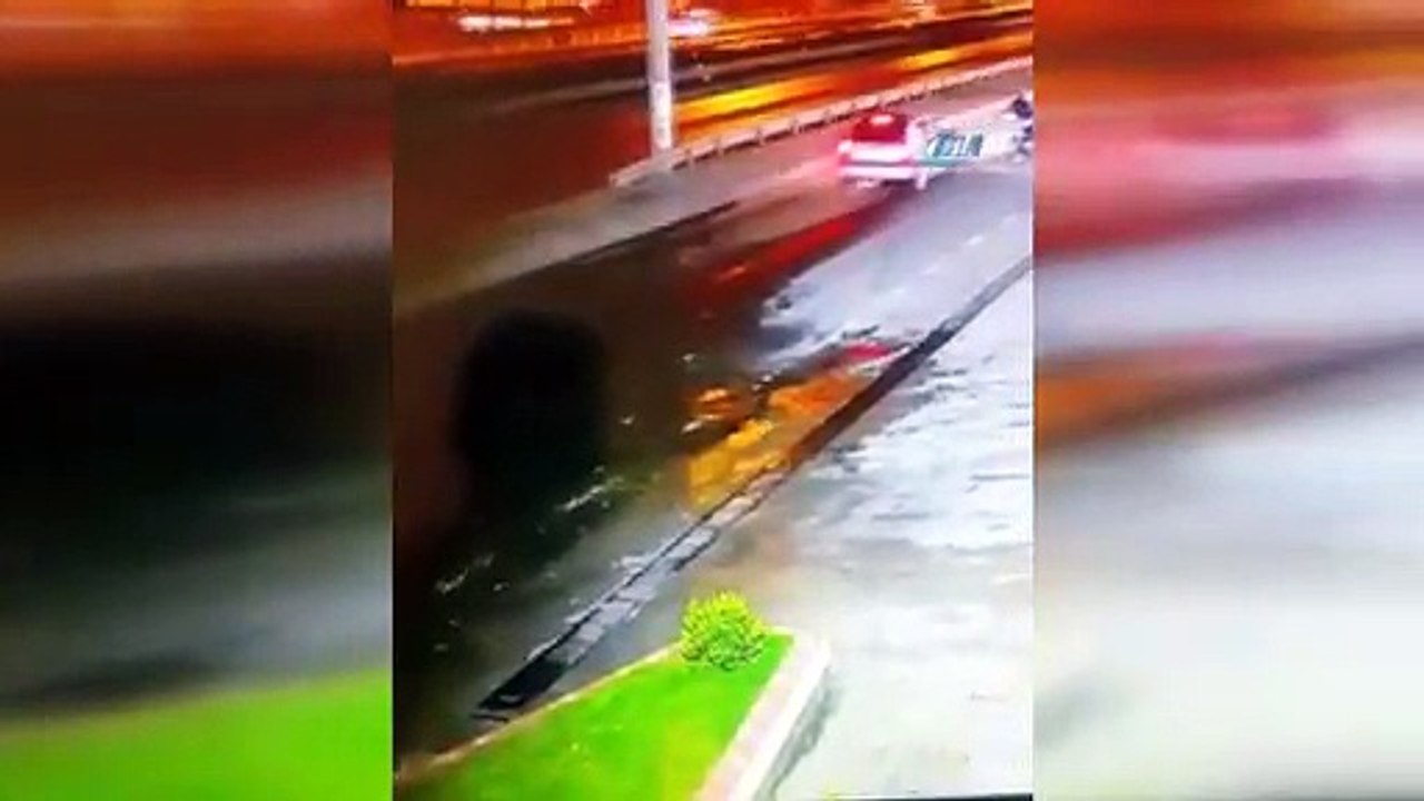 Motosiklete çarptı, şaha kalktı