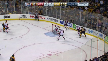 Hockey sur glace - Le touchdown d'Erik Karlsson pour Mike Hoffman