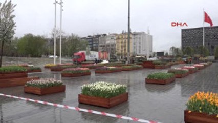 Taksim Rengarenk Lalelerle Süslendi