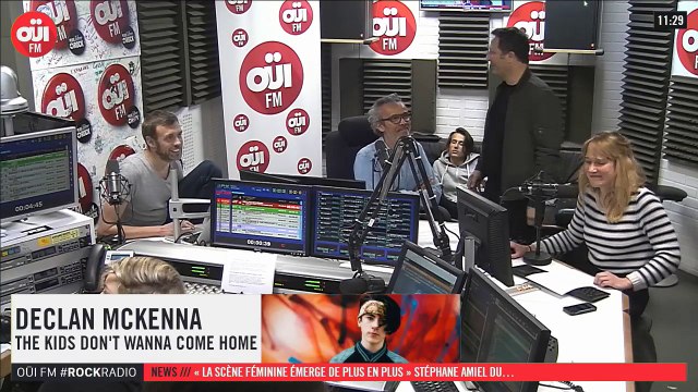 La radio OUI FM en direct vidéo /// La radio s'écoute aussi avec les yeux (2809)