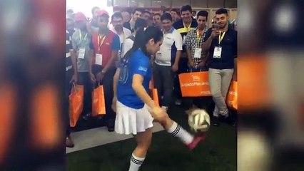 Girls Freestyle Football Skills - HD