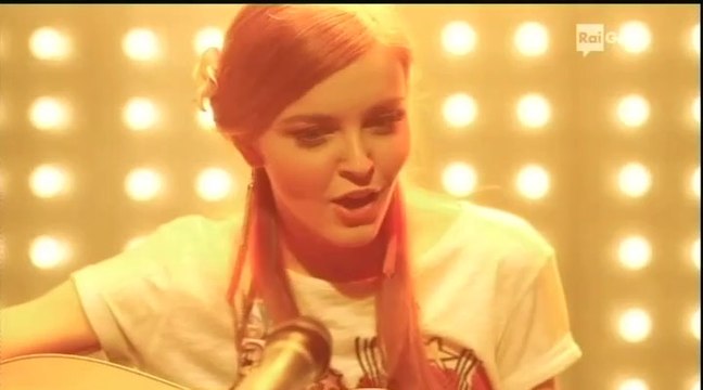 Maggie & Bianca Fashion Friends : Episode 1 - Maggie chante Here I am