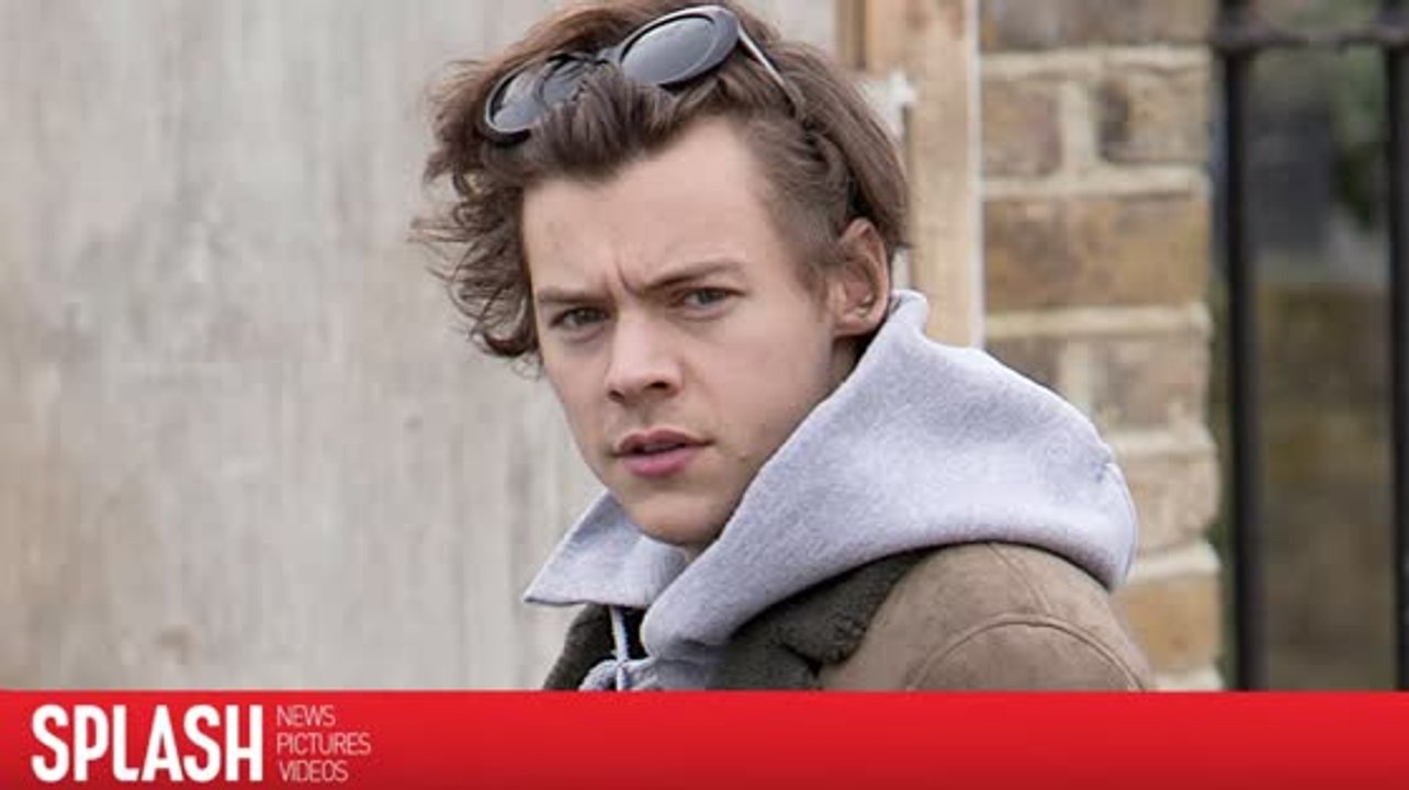 Harry styles überrascht seine fans mit pizza