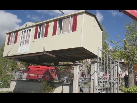 Norcia (PG) - Terremoto, modulo abitativo nel giardino di anziana disabile (18.04.17)