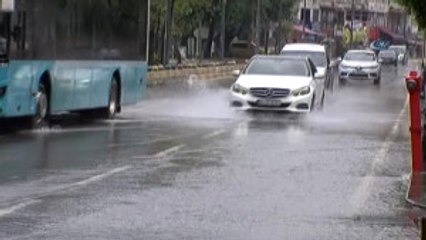 Antalya'da Nisan Yağmuru