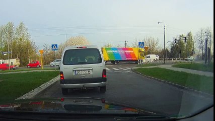 Cuando no puedes pasar: el truco final de este conductor