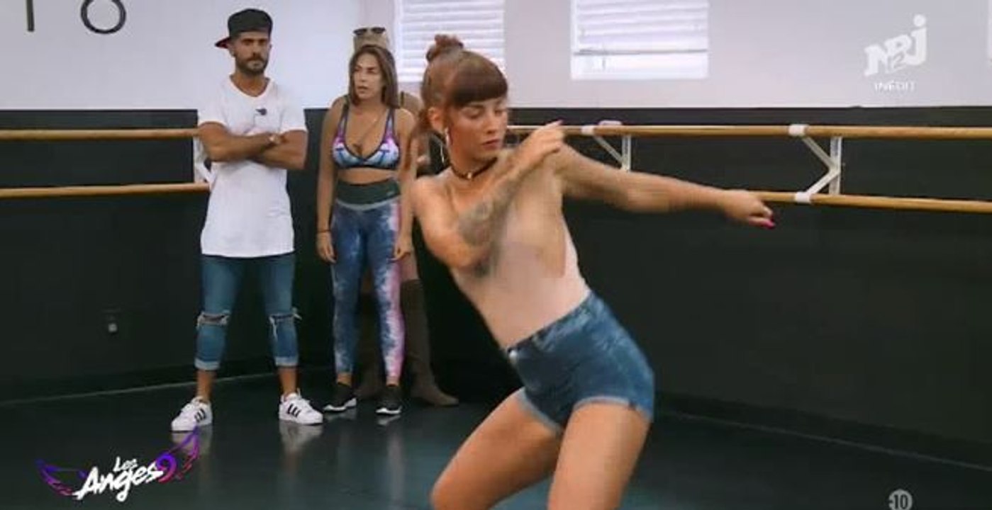 Les Anges : Evy se ridiculise pendant un cours de danse et fond en larmes (vidéo)