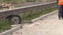 Tekeri Fırlayan Otomobil, Bariyerlere Çarpıp Takla Attı: 4 Yaralı
