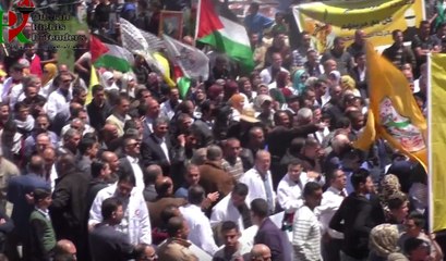 Hundreds March Through Hebron on Palestinian Prisoners Day