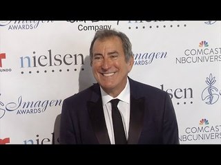 Video herunterladen: Kenny Ortega // 30th Annual IMAGEN Awards Red Carpet Arrivals