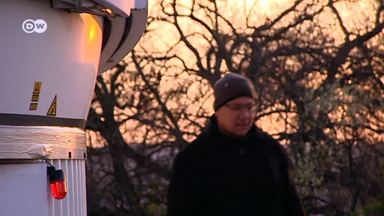 Wie beseitigt man weltraumschrott? | dw deutsch