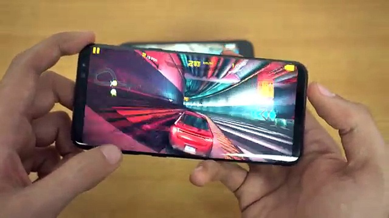 Samsung Galaxy S8 Plus vs iPhone 7 Plus - Gaming Comparison! (4K)