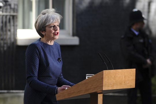 Theresa May annonce des élections législatives anticipées