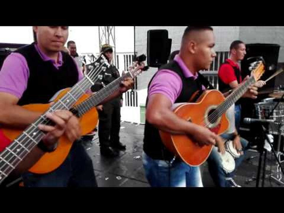 Los Milagrosos De San Pedro-Intro Concierto Hispania