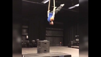 Cet acrobate a eu beaucoup de chance.. à ça du drame