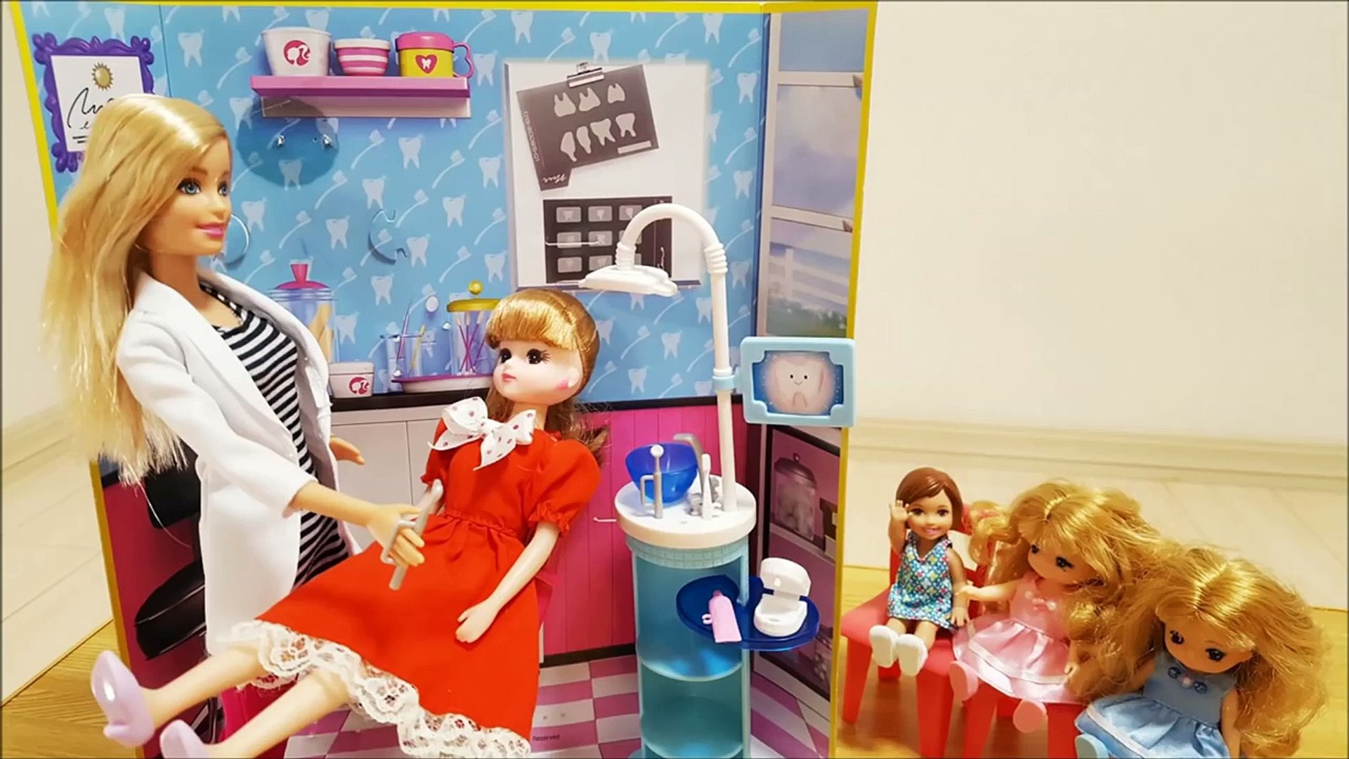 バービー歯医者さん リカちゃん ミキちゃん マキちゃんと一緒に虫歯を治しにいく 歯医者さんごっこ遊び キッズ おもちゃ 子供向け 幼児動画 トイキッズ Video Dailymotion