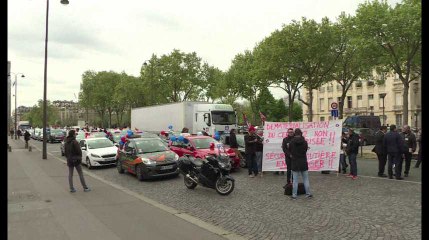 Manifestation contre "l'uberisation" des auto-écoles