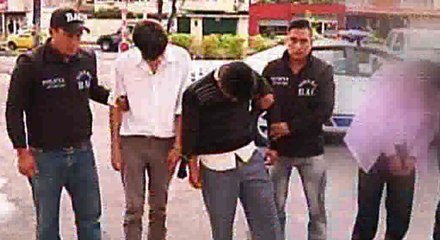 下载视频: Tres presuntos estafadores fueron capturados en el norte de Quito