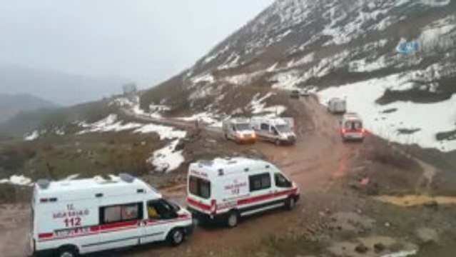 Şehit Cenazeleri Enkaz Altından Çıkarılıyor