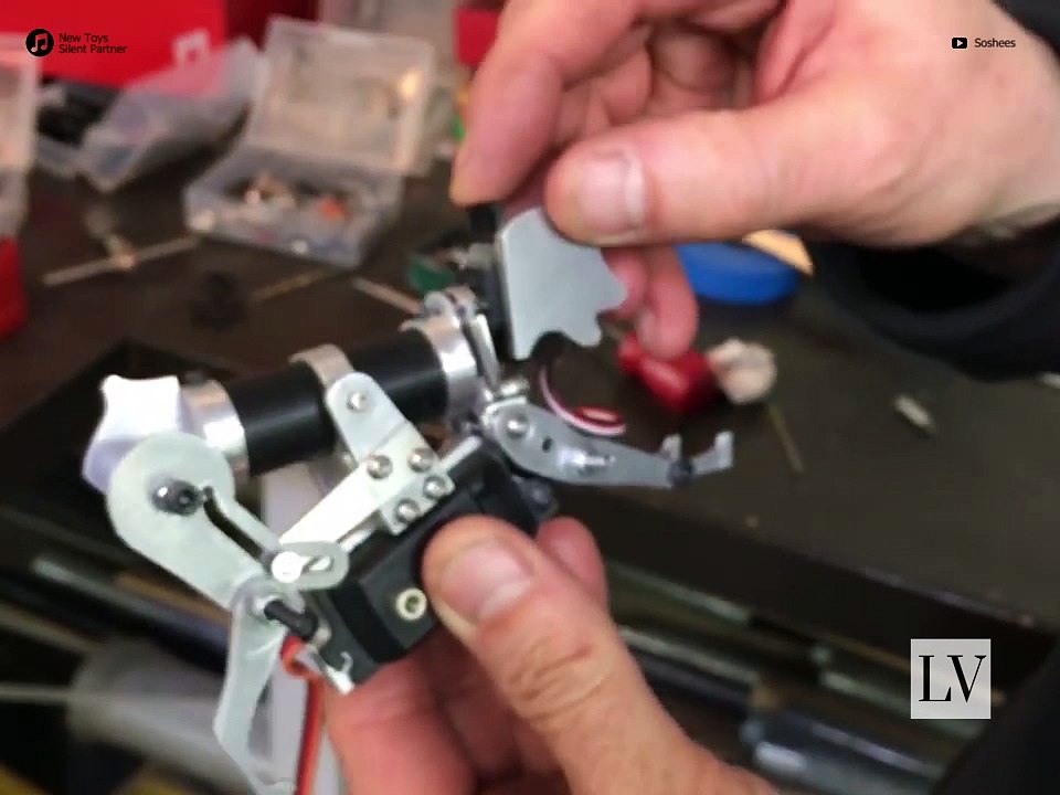 Soshee es un tierno perro robot que cuida tus r...