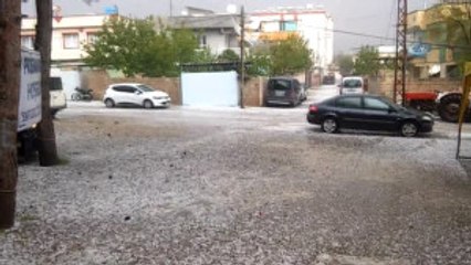 Gaziantep'e Misket Büyüklüğünde Dolu Yağdı